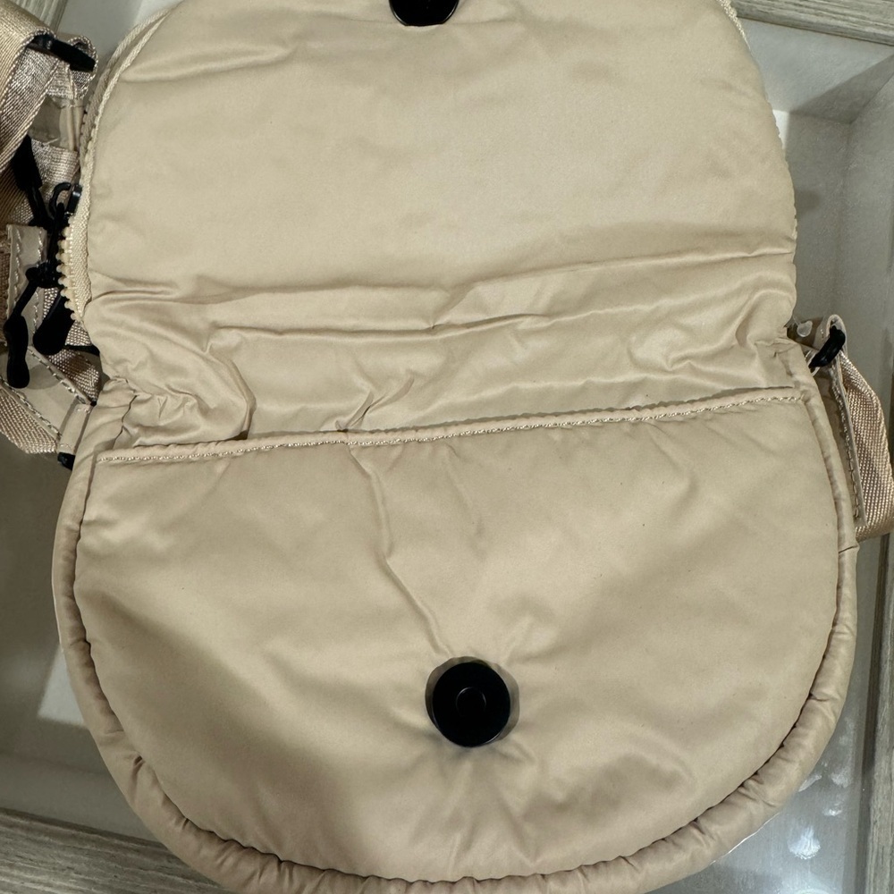 Anthropologie Half Moon Puffer Bag Shoulder Crossbody NWT. Cream /Nylon - Picture 3 of 3